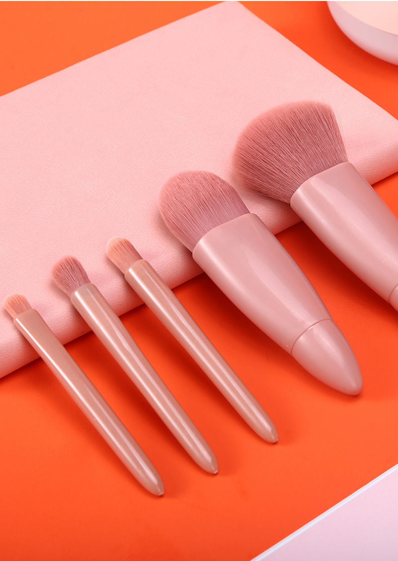 Easy-taken Travel Makeup Brush Set